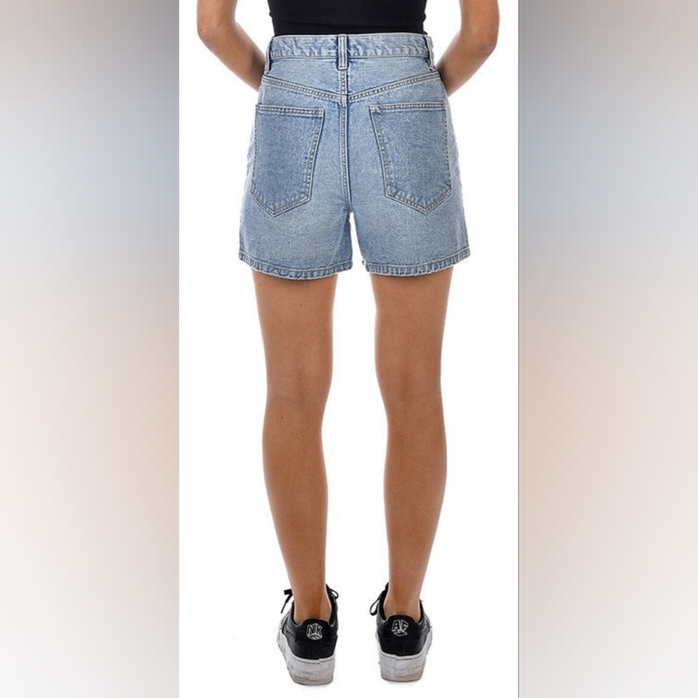 NEWWtags REUSED CRISS CROSS SHORTS SZ31
